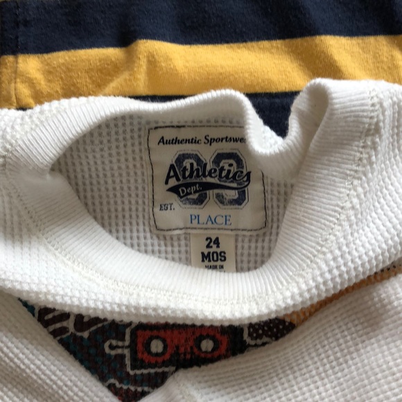 ☘️$6 24/2T shirt Bundle. No tears, stains or holes - Picture 3 of 6